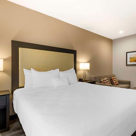 Best Western Plus Des Moines West Inn & Suites Clive Exteriör bild