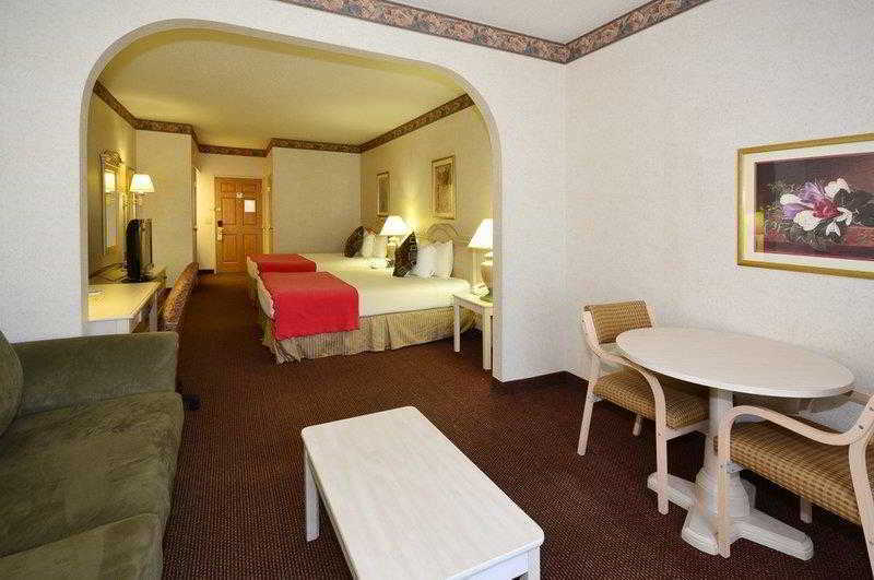 Best Western Plus Des Moines West Inn & Suites Clive Rum bild
