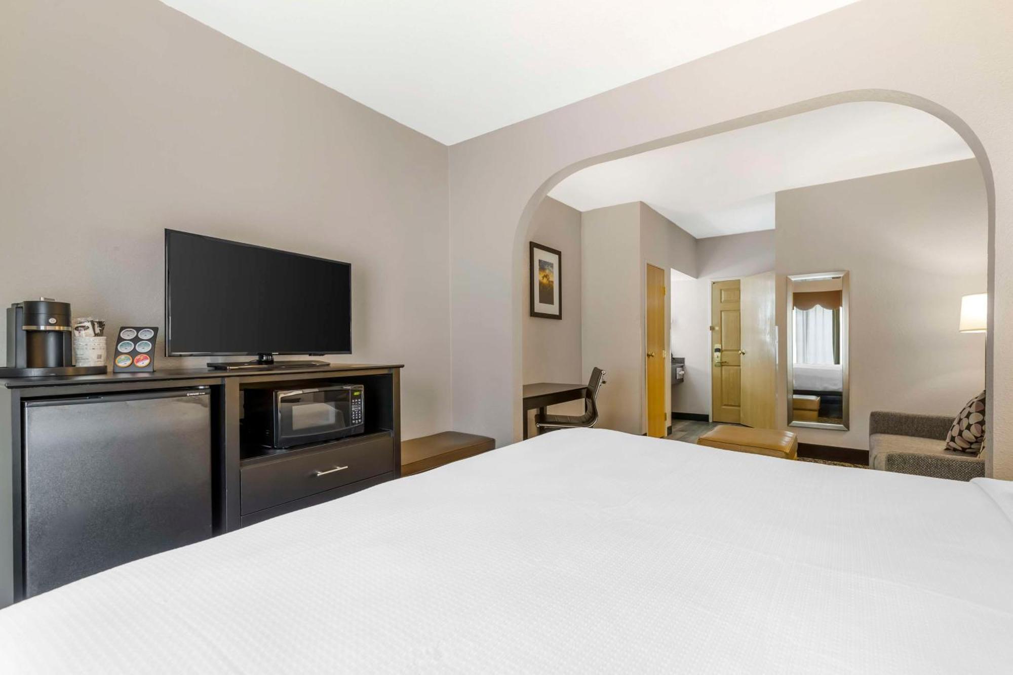 Best Western Plus Des Moines West Inn & Suites Clive Exteriör bild