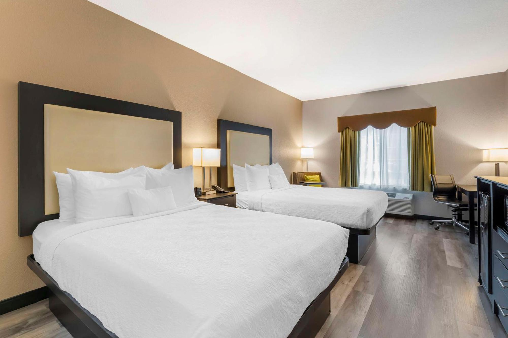 Best Western Plus Des Moines West Inn & Suites Clive Exteriör bild