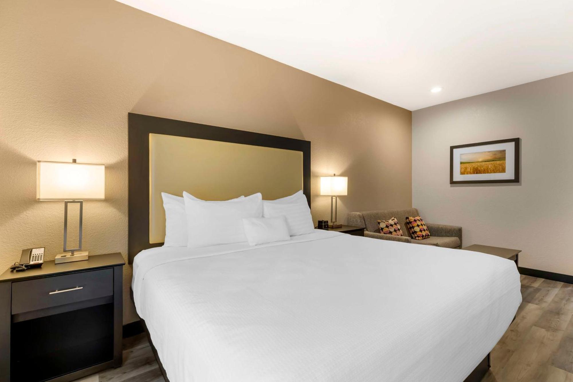 Best Western Plus Des Moines West Inn & Suites Clive Exteriör bild