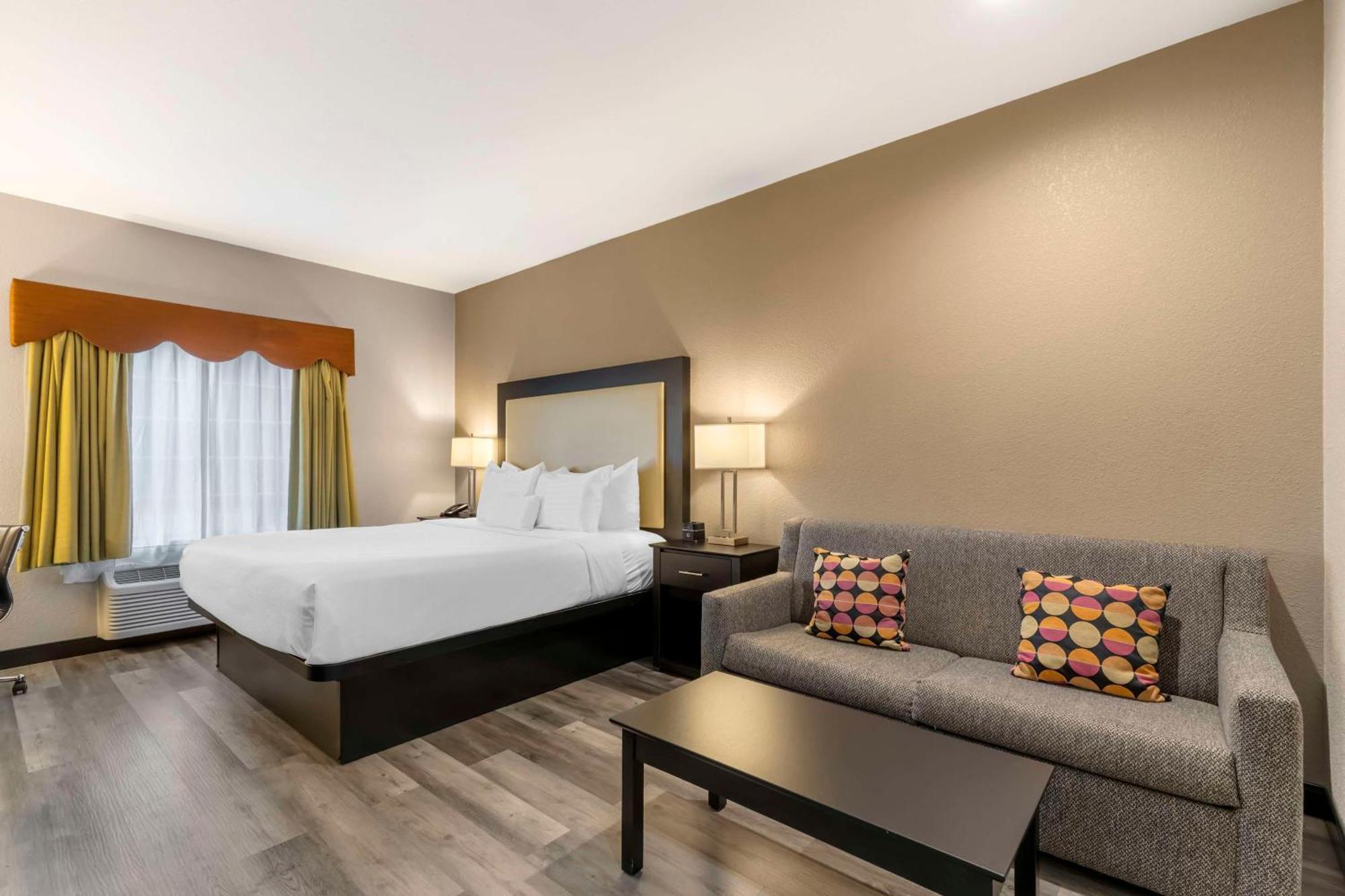 Best Western Plus Des Moines West Inn & Suites Clive Exteriör bild
