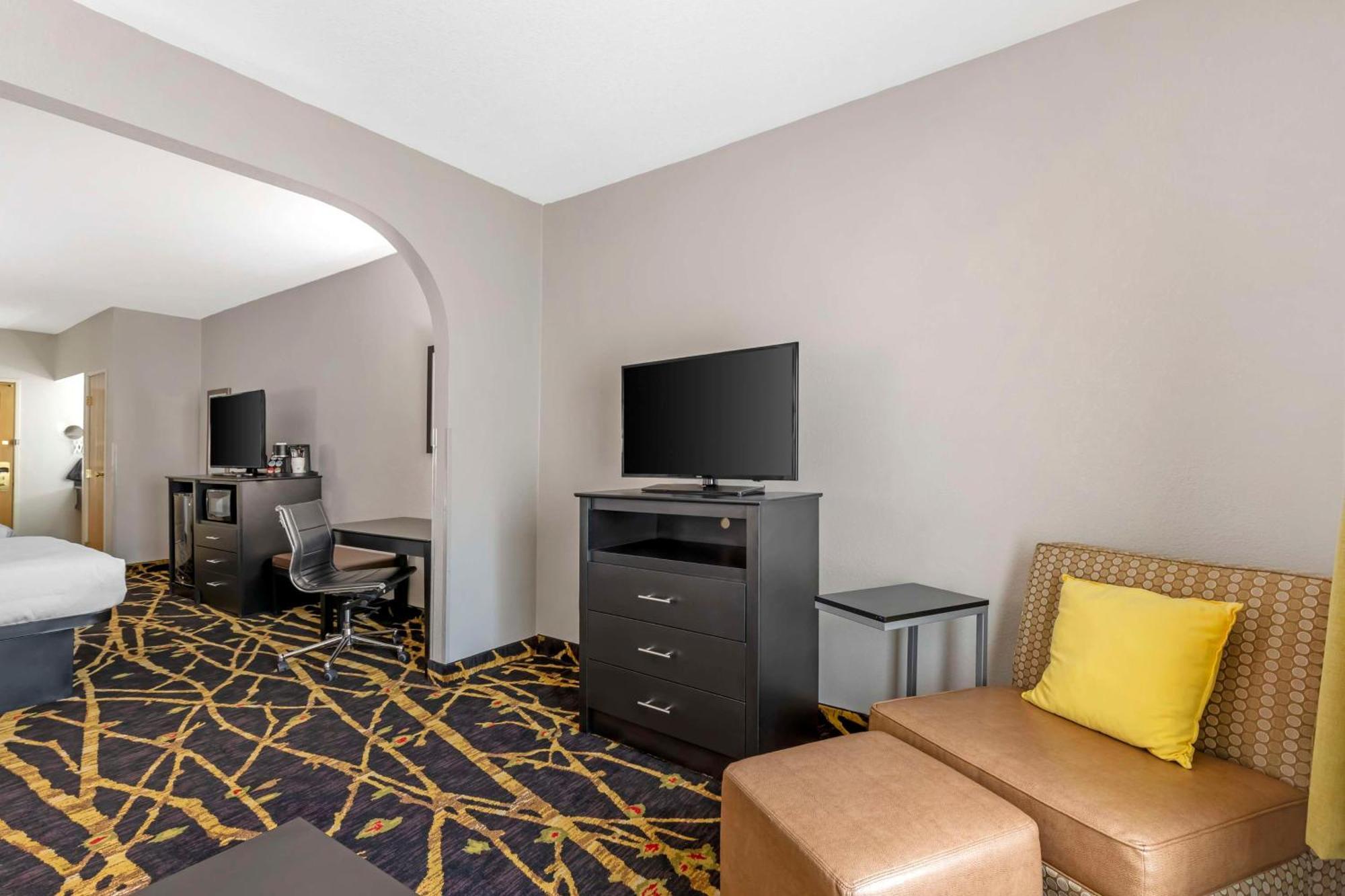 Best Western Plus Des Moines West Inn & Suites Clive Exteriör bild