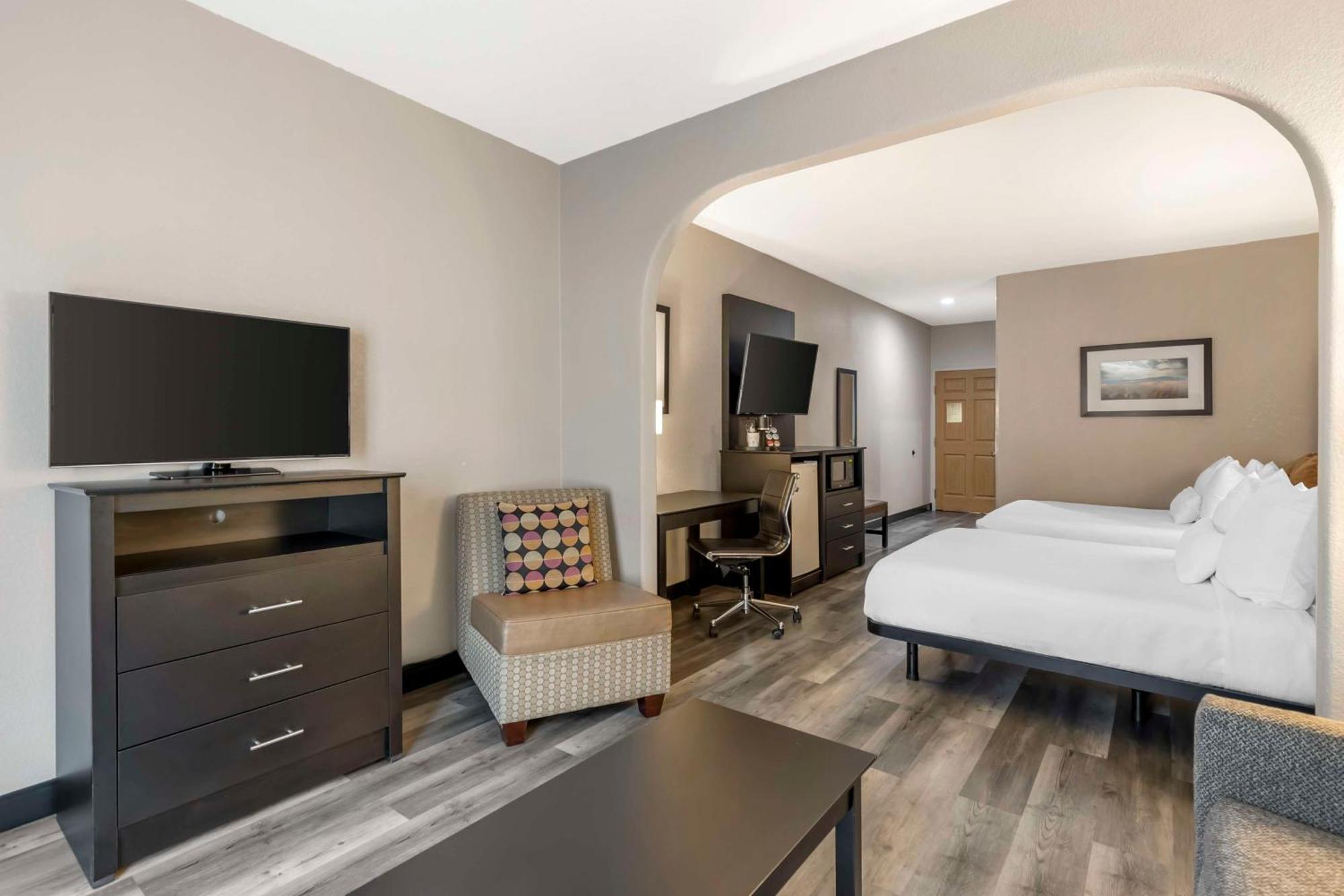 Best Western Plus Des Moines West Inn & Suites Clive Exteriör bild