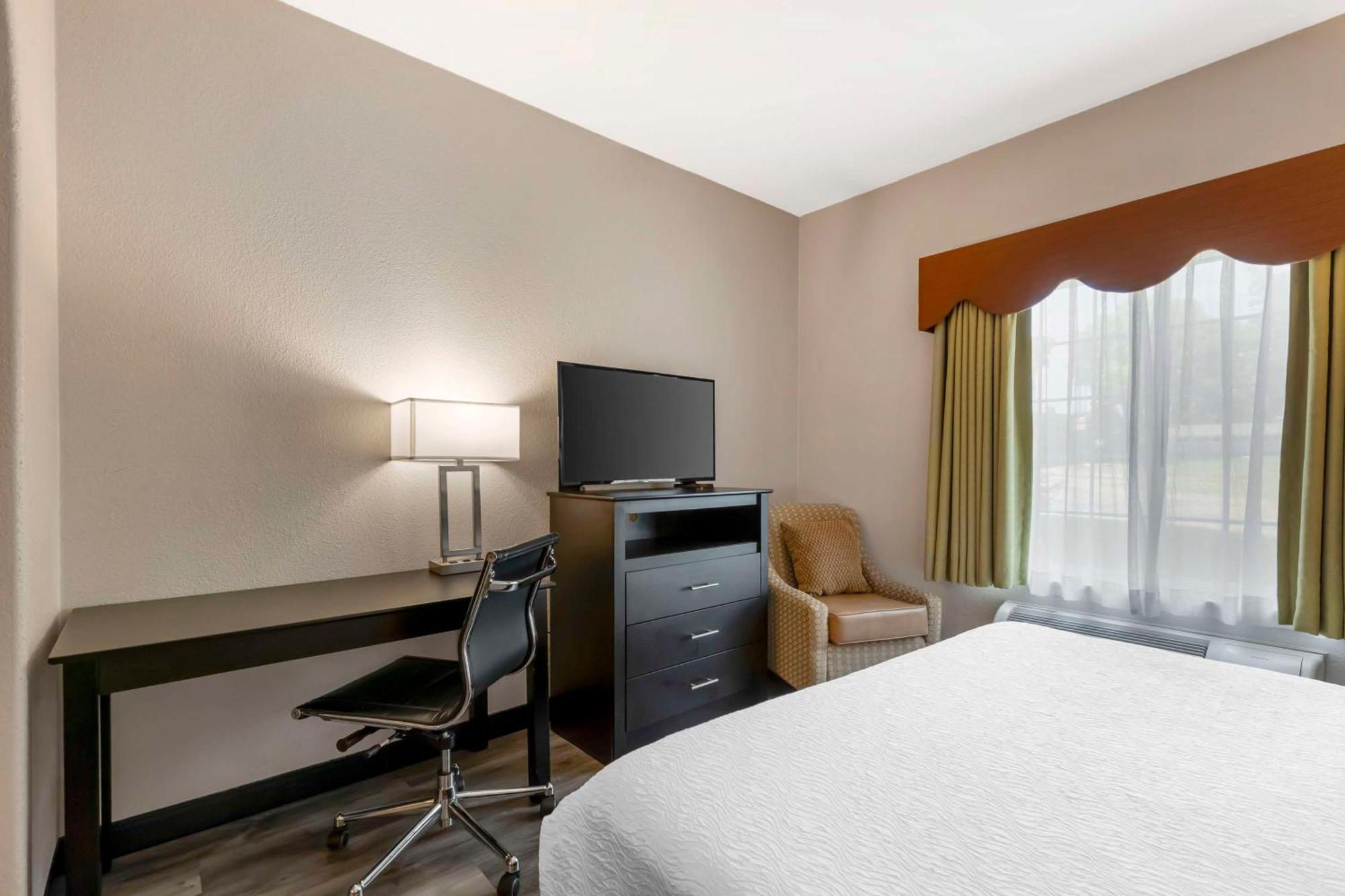 Best Western Plus Des Moines West Inn & Suites Clive Exteriör bild