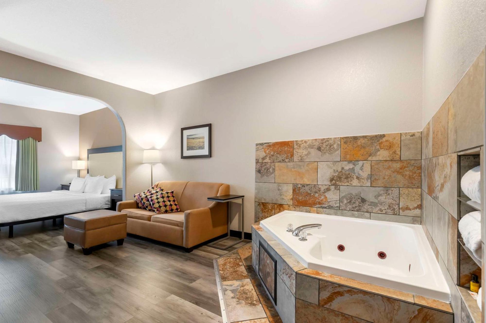 Best Western Plus Des Moines West Inn & Suites Clive Exteriör bild