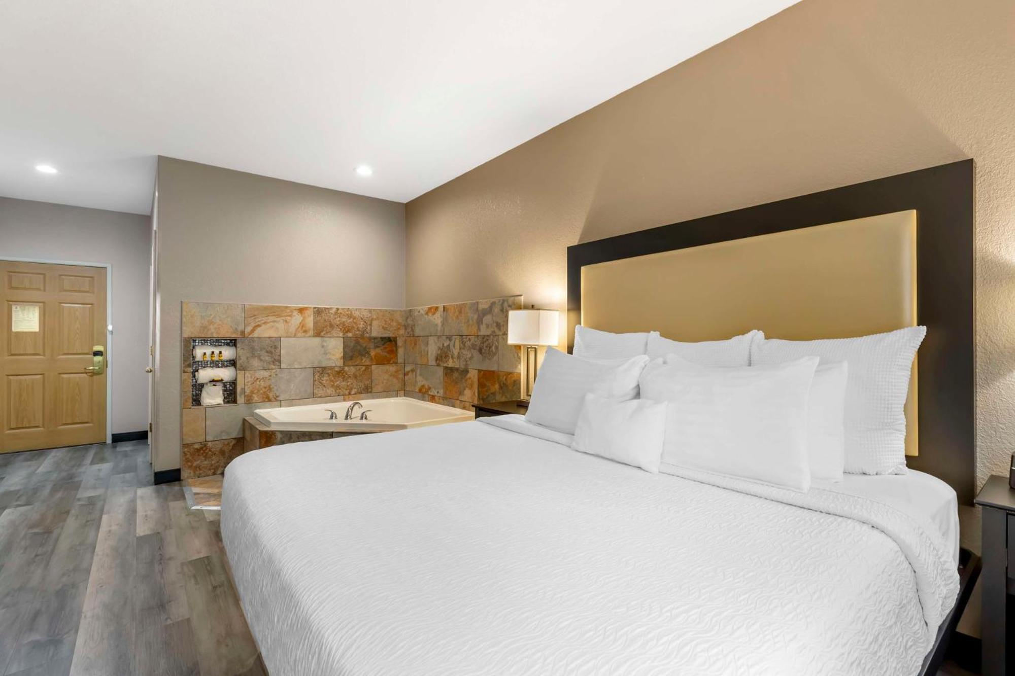 Best Western Plus Des Moines West Inn & Suites Clive Exteriör bild