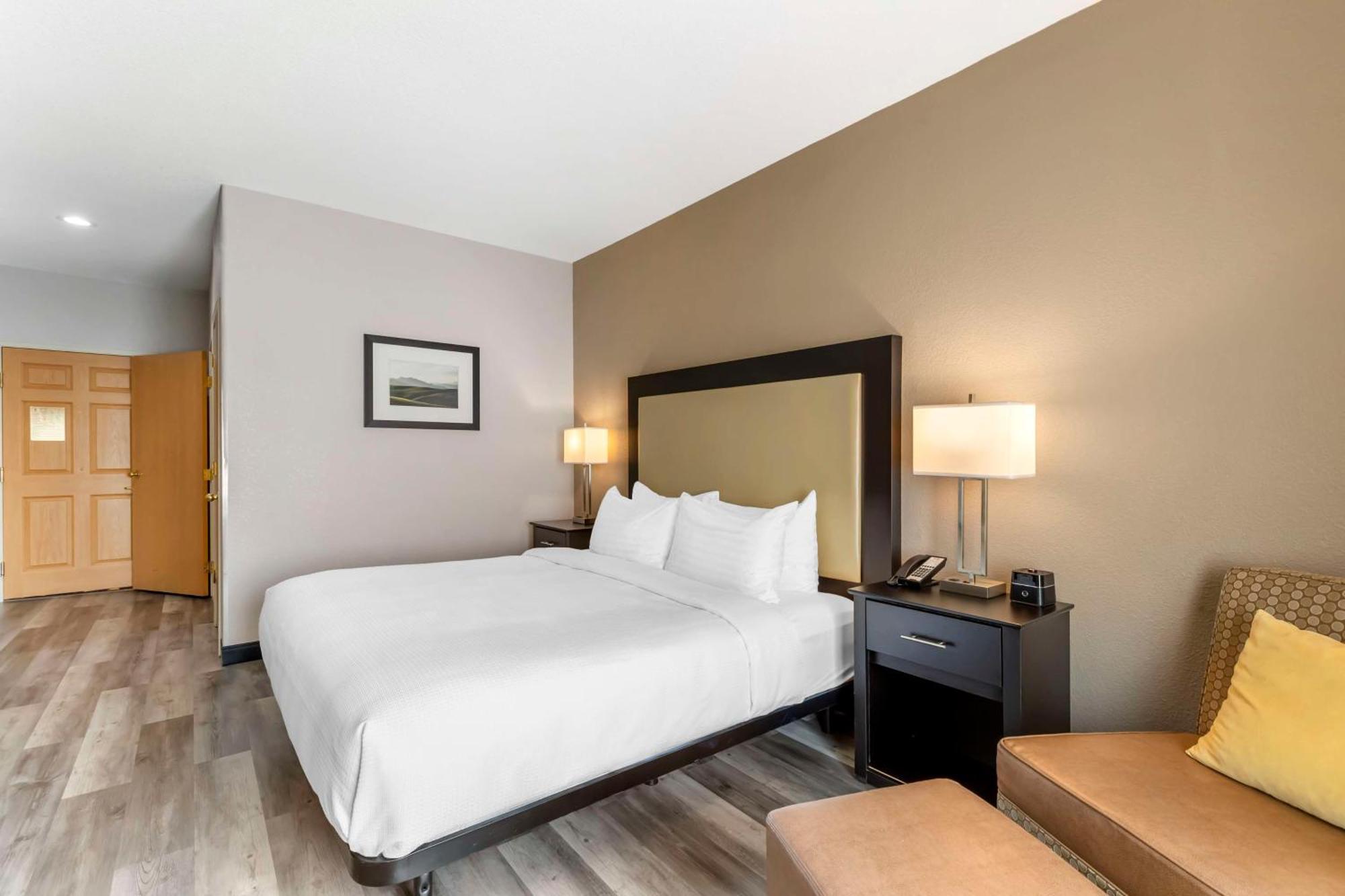 Best Western Plus Des Moines West Inn & Suites Clive Exteriör bild