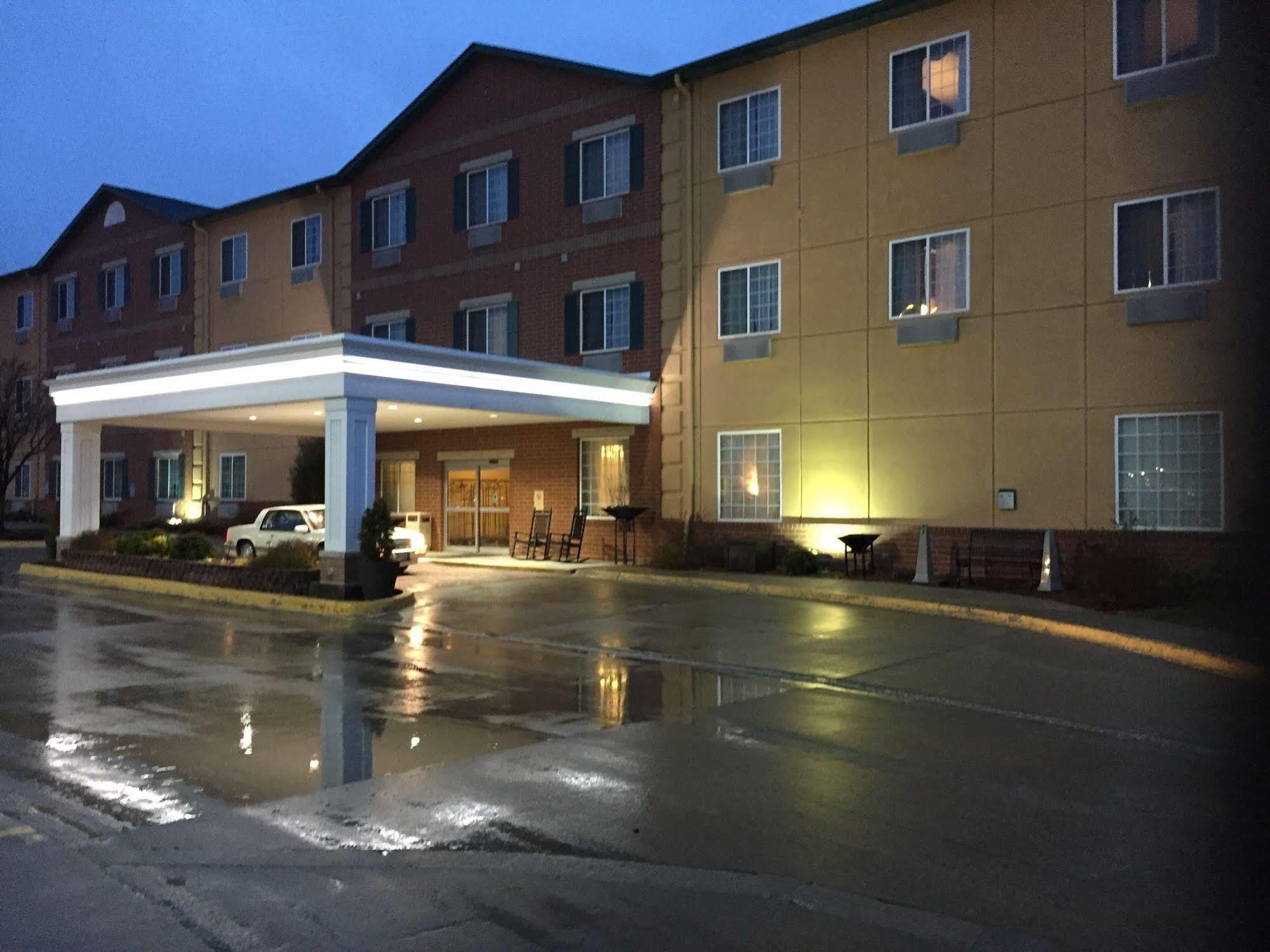Best Western Plus Des Moines West Inn & Suites Clive Exteriör bild