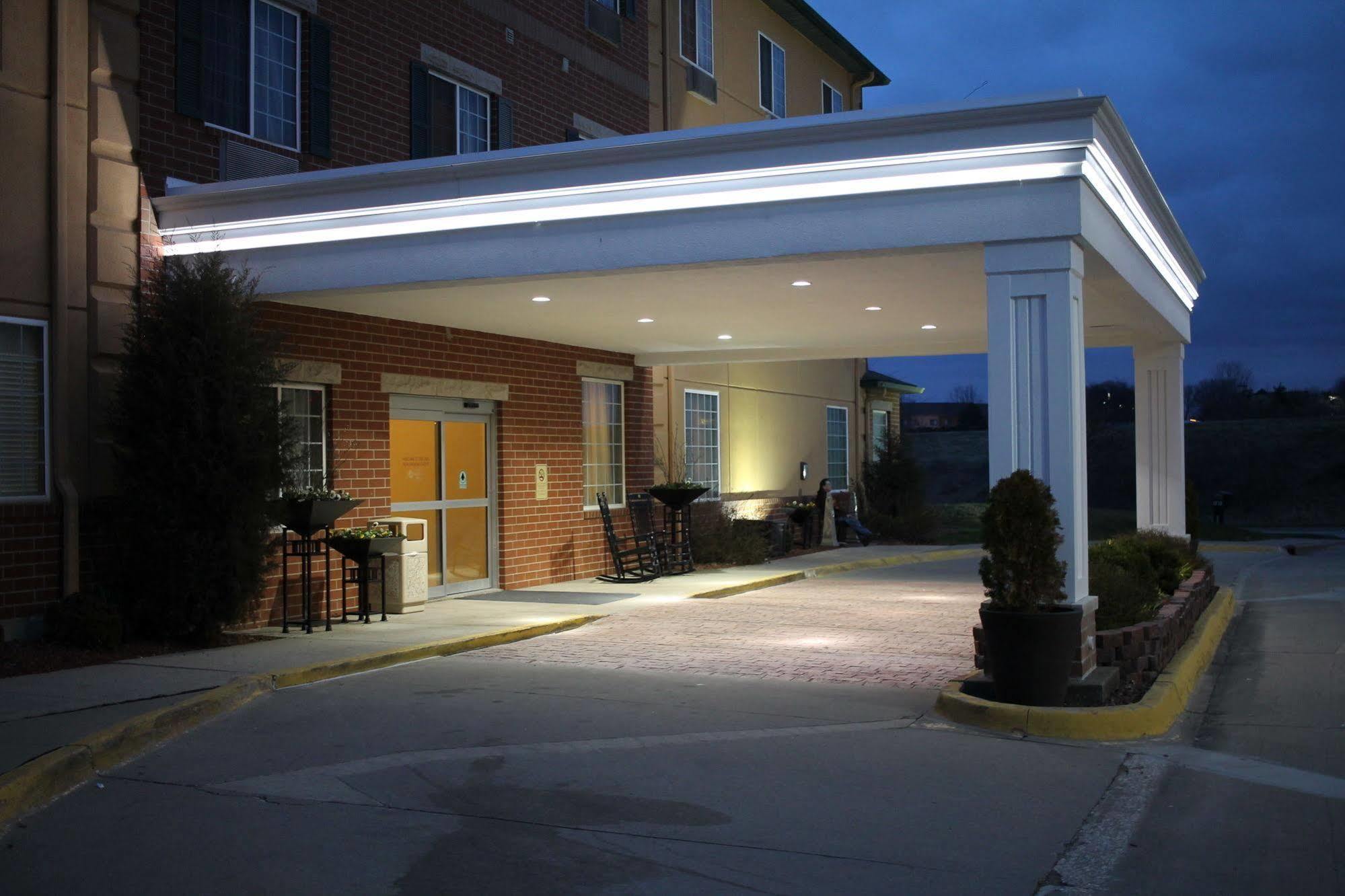 Best Western Plus Des Moines West Inn & Suites Clive Exteriör bild